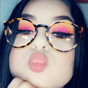 Meet your Posher, Brenda